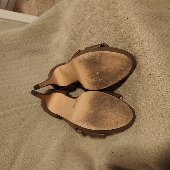 CUTE Nine West Taupe Strappy Open-Toe Heels - Picture 4 of 4